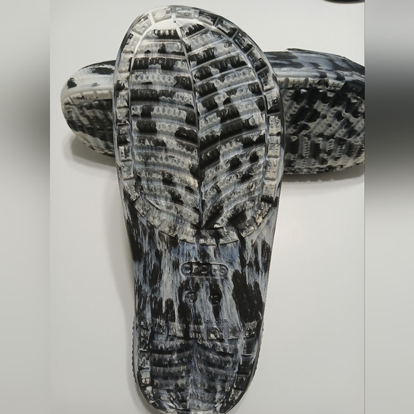 Crocs Black‎ and White Slide Sandals - Picture 6 of 9
